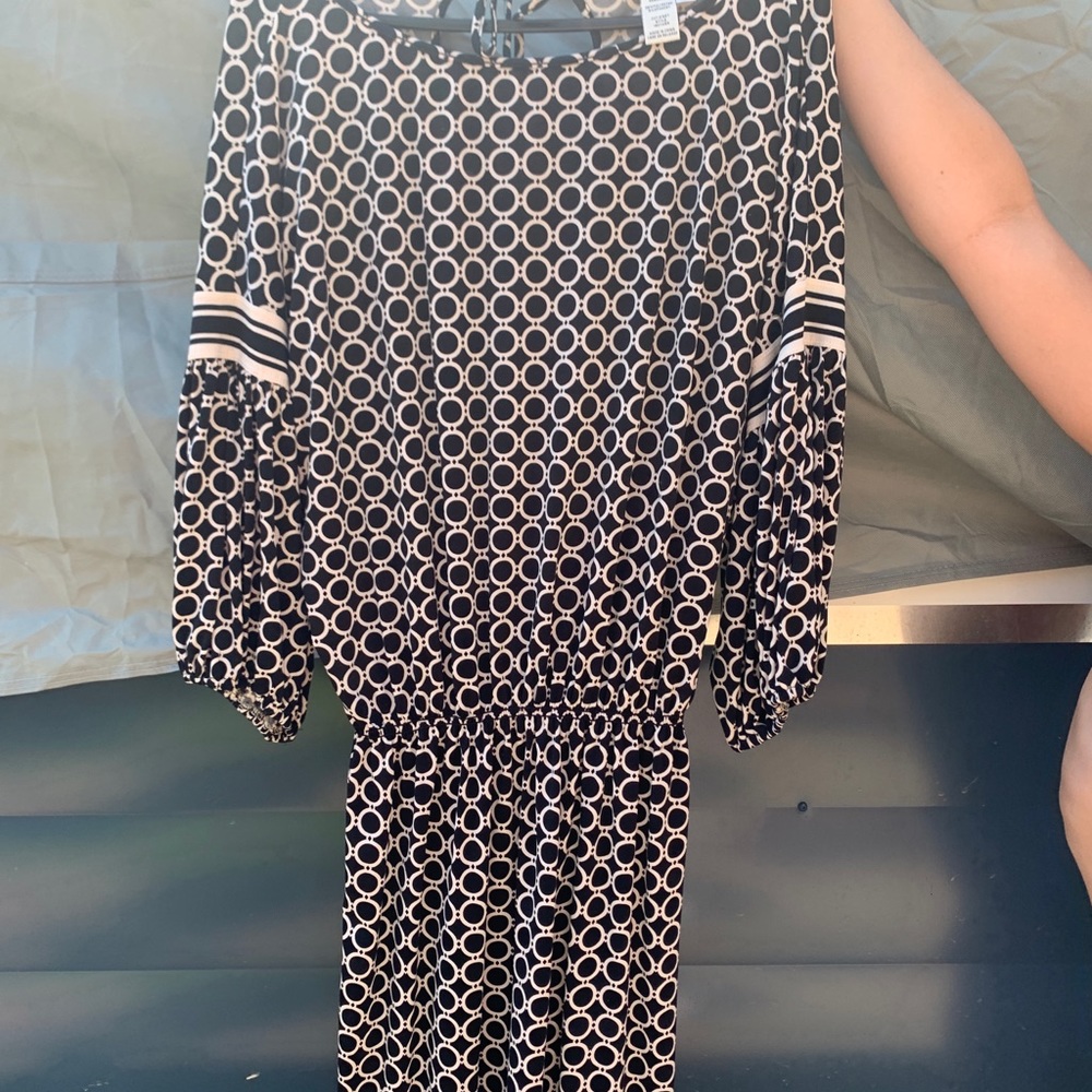 Dress max studio size medium